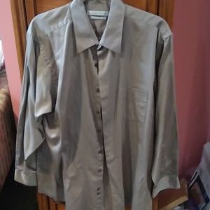Men's long sleeve dress shirt